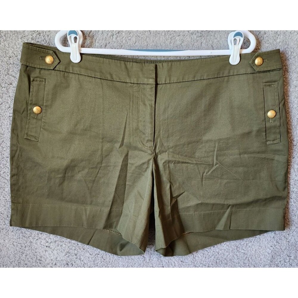 NEW Talbots Women's Flat Front Shorts Chunky Button Accents Army Green Size 20WP